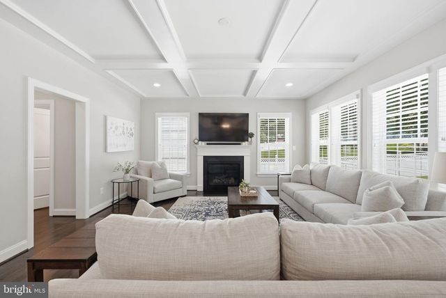 10718 SPRUCE ST, Fairfax, VA 22030