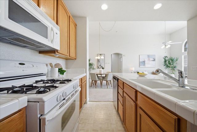 1001 Ferry Cir, Folsom, CA 95630