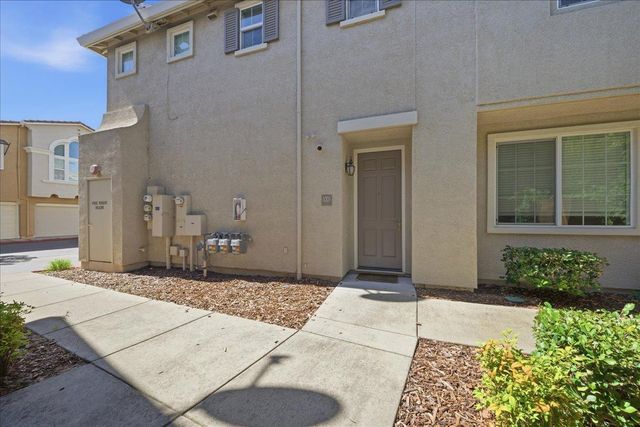 1001 Ferry Cir, Folsom, CA 95630