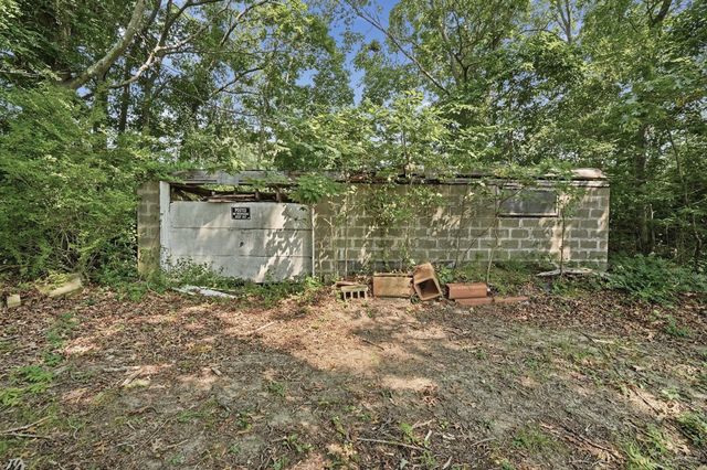 4 Point St, Freetown, MA 02702