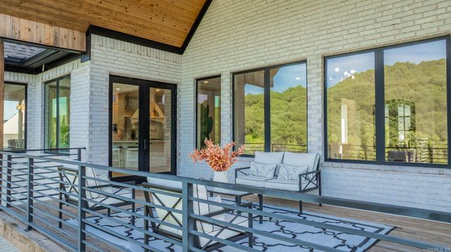 25 Falstone Drive, Little Rock, AR 72223