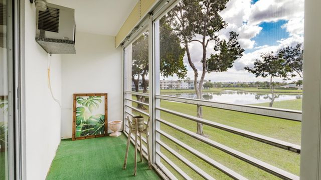 272 Preston Way, Boca Raton, FL 33434