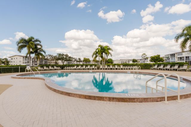 272 Preston Way, Boca Raton, FL 33434