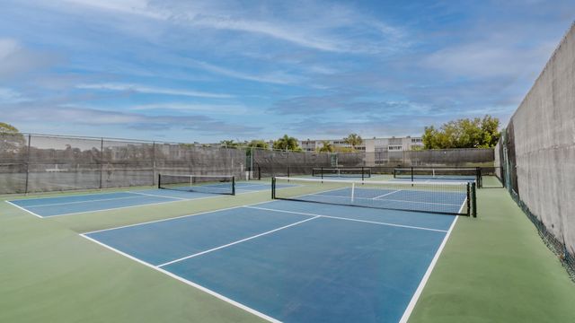 272 Preston Way, Boca Raton, FL 33434