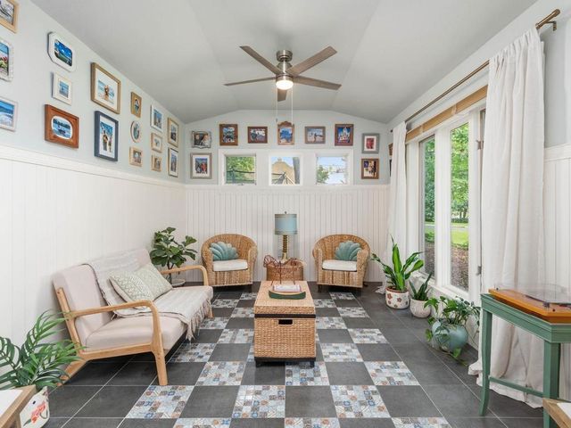 140 Lakeview Terrace Boulevard, Waconia, MN 55387