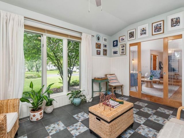 140 Lakeview Terrace Boulevard, Waconia, MN 55387