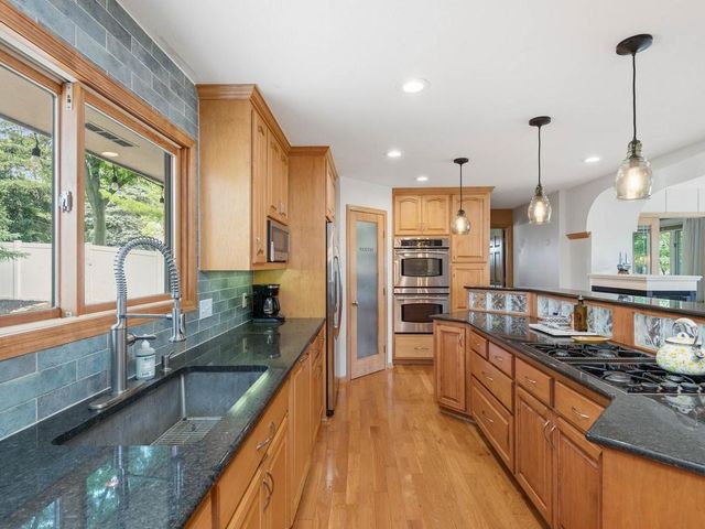 140 Lakeview Terrace Boulevard, Waconia, MN 55387