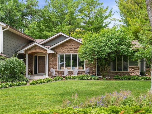 140 Lakeview Terrace Boulevard, Waconia, MN 55387