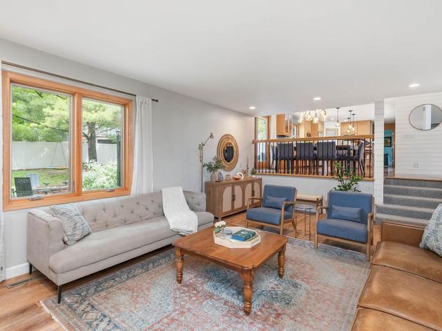 140 Lakeview Terrace Boulevard, Waconia, MN 55387