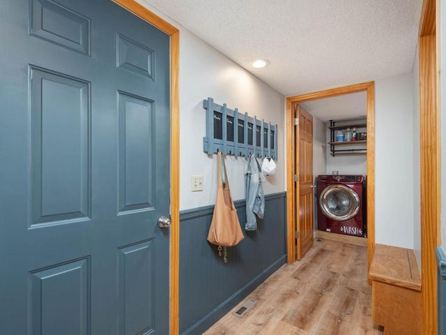 140 Lakeview Terrace Boulevard, Waconia, MN 55387