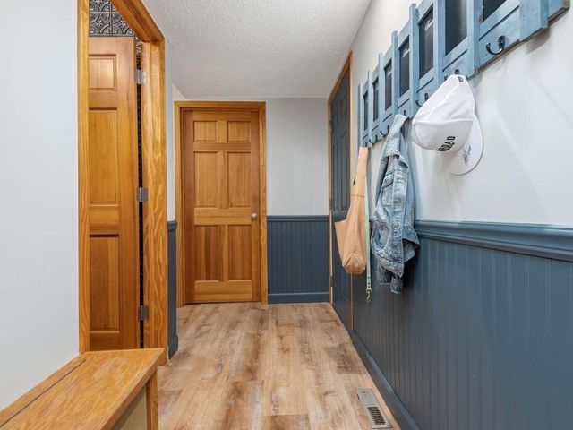140 Lakeview Terrace Boulevard, Waconia, MN 55387