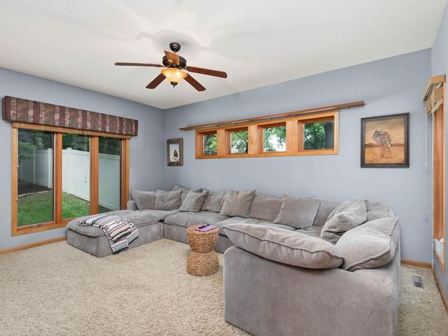 140 Lakeview Terrace Boulevard, Waconia, MN 55387