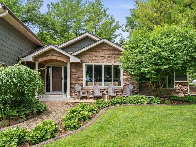 140 Lakeview Terrace Boulevard, Waconia, MN 55387