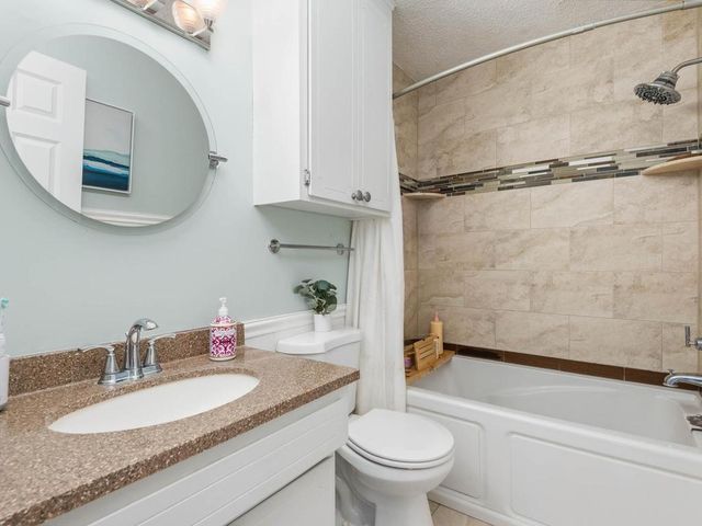 140 Lakeview Terrace Boulevard, Waconia, MN 55387