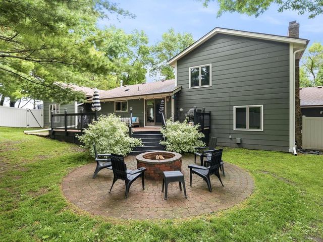 140 Lakeview Terrace Boulevard, Waconia, MN 55387