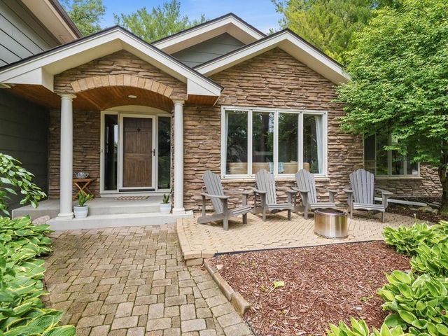 140 Lakeview Terrace Boulevard, Waconia, MN 55387