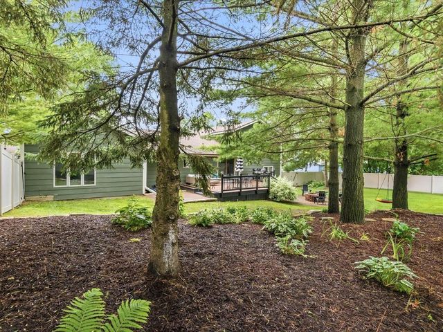 140 Lakeview Terrace Boulevard, Waconia, MN 55387