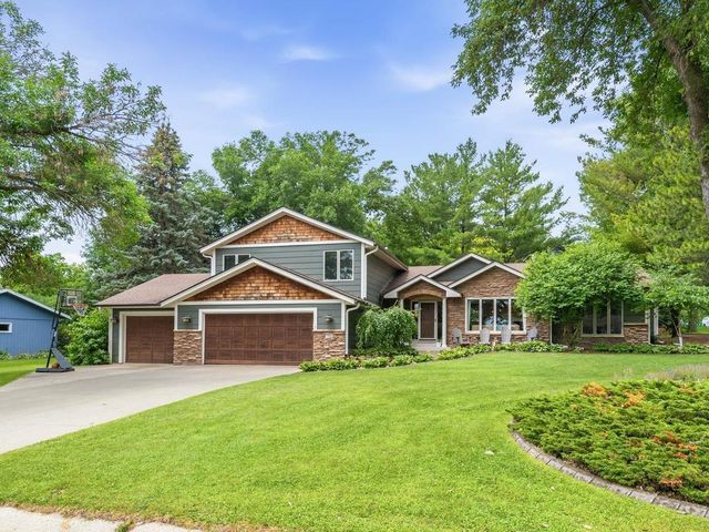 140 Lakeview Terrace Boulevard, Waconia, MN 55387