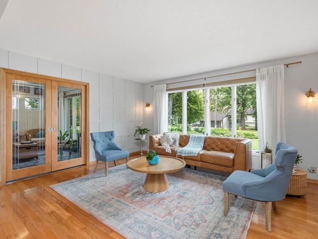 140 Lakeview Terrace Boulevard, Waconia, MN 55387
