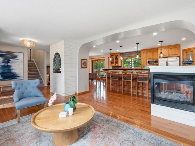 140 Lakeview Terrace Boulevard, Waconia, MN 55387