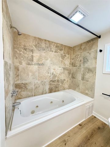 1103 Pleasant View Drive, Des Moines, IA 50315