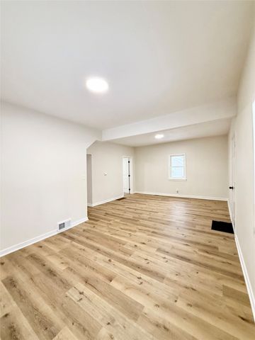 1103 Pleasant View Drive, Des Moines, IA 50315