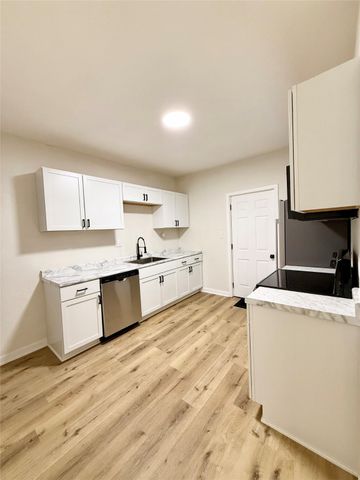 1103 Pleasant View Drive, Des Moines, IA 50315