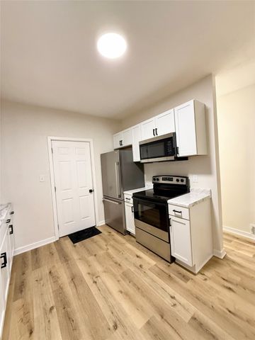 1103 Pleasant View Drive, Des Moines, IA 50315