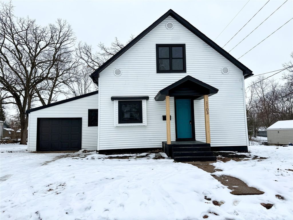 1103 Pleasant View Drive, Des Moines, IA 50315