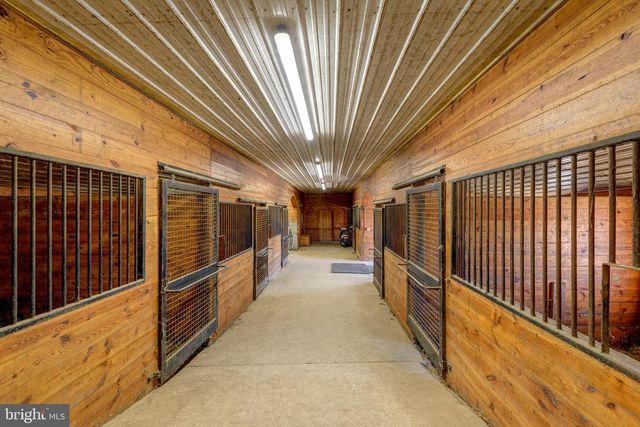 845 WATERWAY RD, Oxford, PA 19363