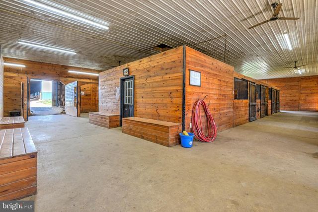 845 WATERWAY RD, Oxford, PA 19363