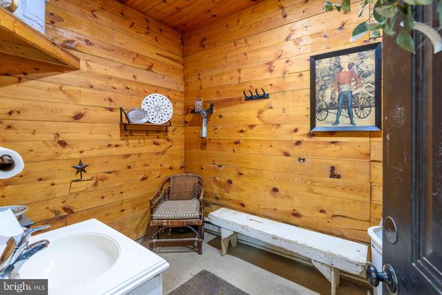 845 WATERWAY RD, Oxford, PA 19363