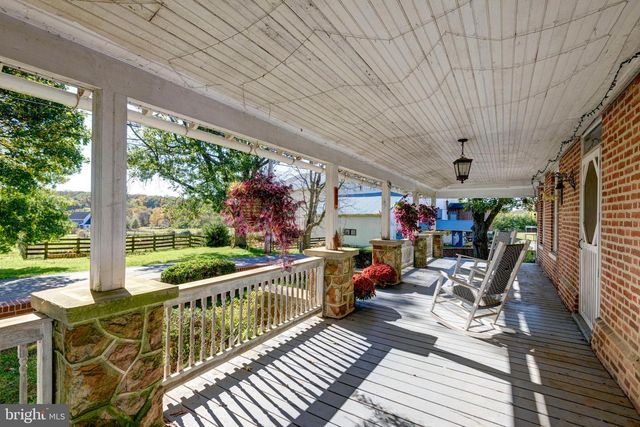 845 WATERWAY RD, Oxford, PA 19363