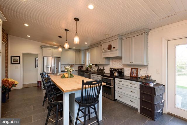 845 WATERWAY RD, Oxford, PA 19363