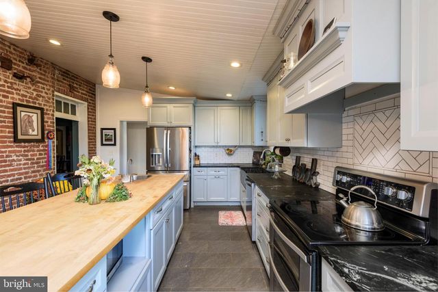 845 WATERWAY RD, Oxford, PA 19363