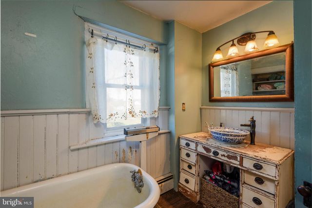 845 WATERWAY RD, Oxford, PA 19363