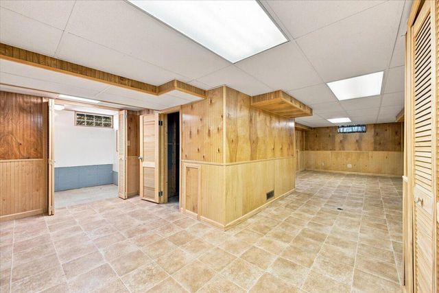 815 S Marias Avenue, Clawson, MI 48017