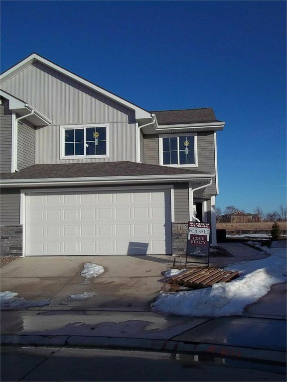 1112 Sunflower Lane, Pella, IA 50219