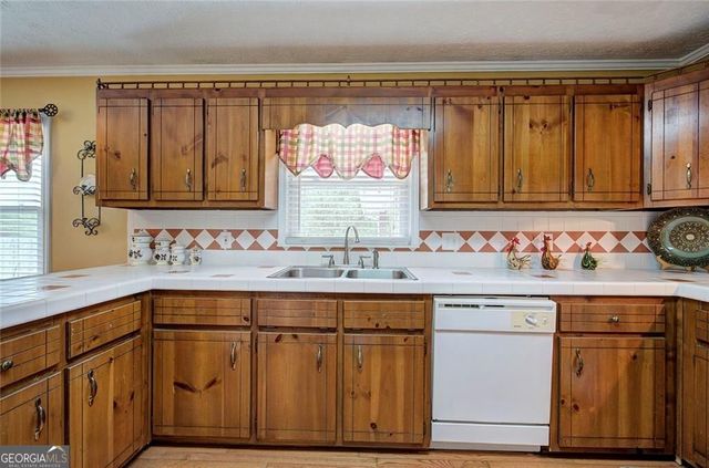 14 Parr Wade Road SE, Cartersville, GA 30120