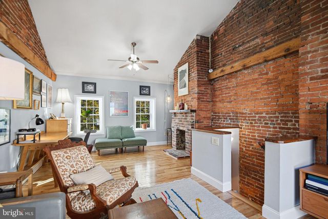 928 S 2ND ST, Philadelphia, PA 19147