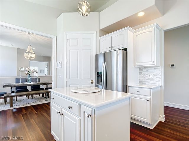 4752 STRATFORD CT 1404, Naples, FL 34105