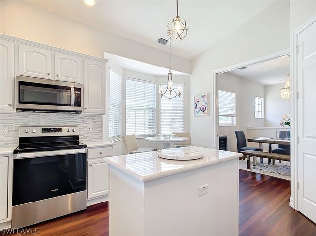 4752 STRATFORD CT 1404, Naples, FL 34105