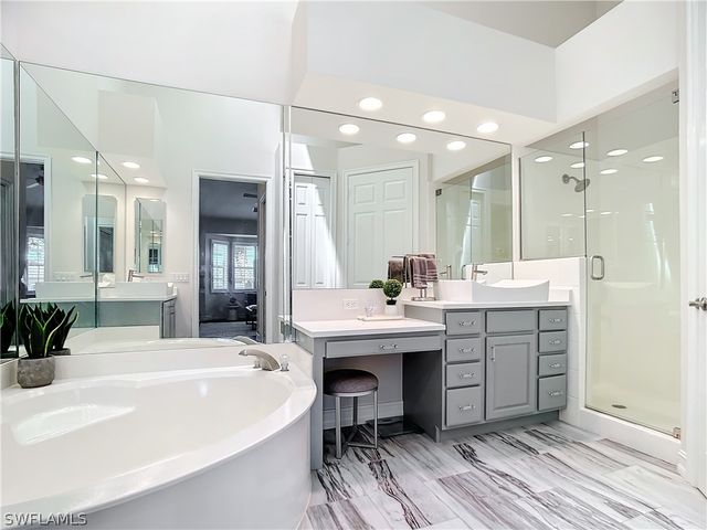 4752 STRATFORD CT 1404, Naples, FL 34105