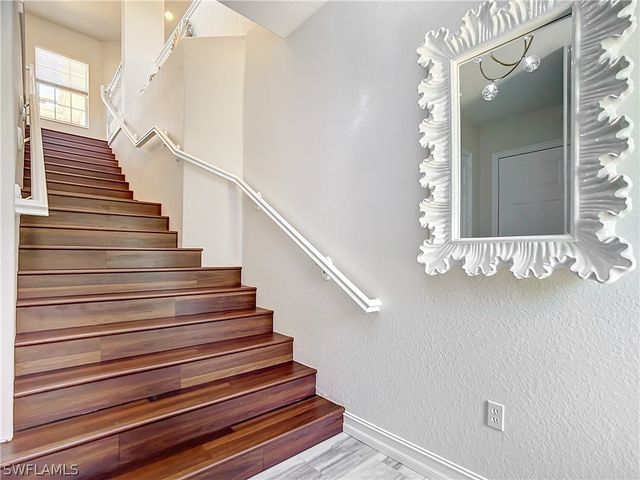 4752 STRATFORD CT 1404, Naples, FL 34105