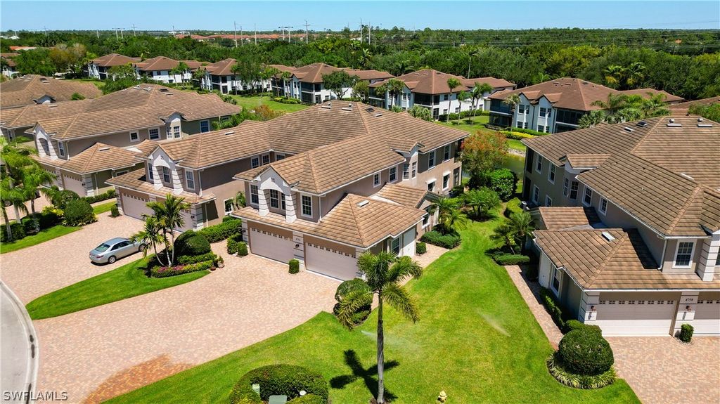 4752 STRATFORD CT 1404, Naples, FL 34105