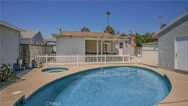 6418 Whitman Avenue, Van Nuys, CA 91406