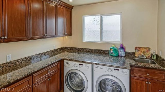 6418 Whitman Avenue, Van Nuys, CA 91406