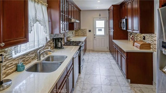 6418 Whitman Avenue, Van Nuys, CA 91406
