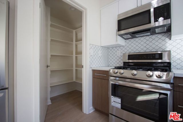 4924 LAUREL CANYON, Valley Village, CA 91607