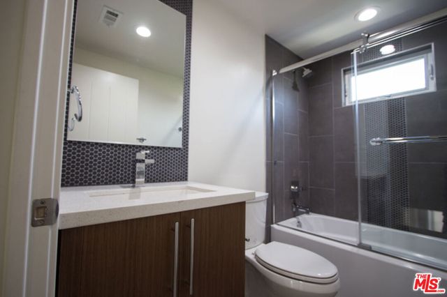 4924 LAUREL CANYON, Valley Village, CA 91607